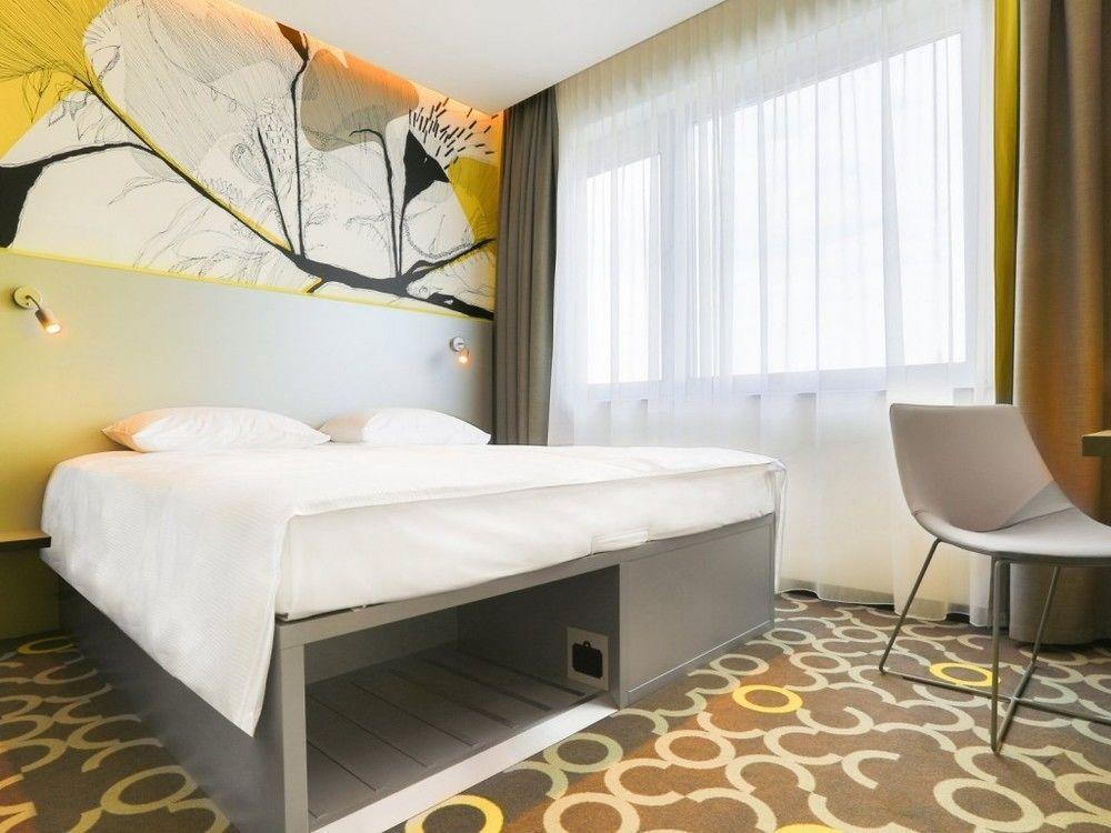 Qubus Hotel Żory Exteriör bild